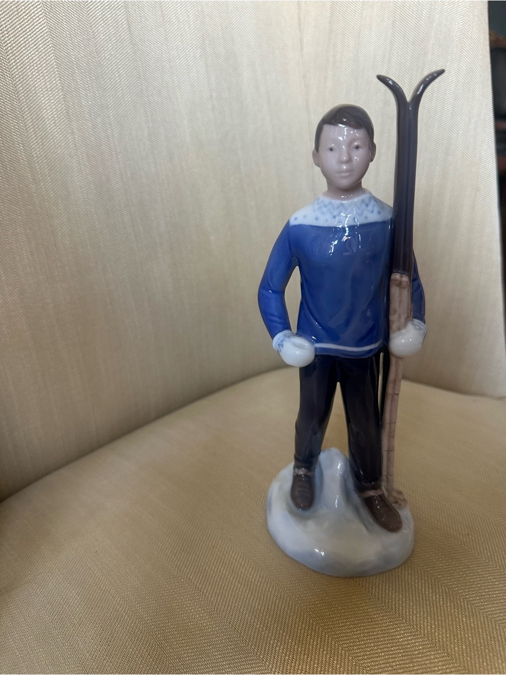 Bing & Grondahl Porcelain Boy Skier Figurine No. 2358 flawless - Picture 3 of 9